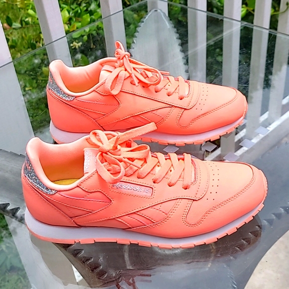 Reebok Shoes - Reebok Athletic Ladie's Shoes ❤️